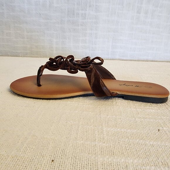 NWOT M Style Slip On Sandals Flat Heel Brown Faux Leather and Suede W - 7  A244 - Picture 2 of 12